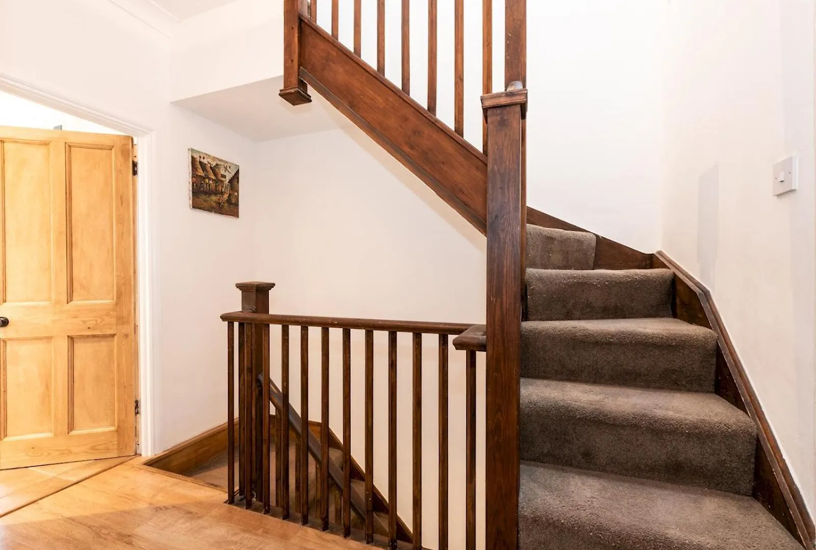 Holiday home Spacious 4-Bed House Direct Link To Central London Pass The Keys