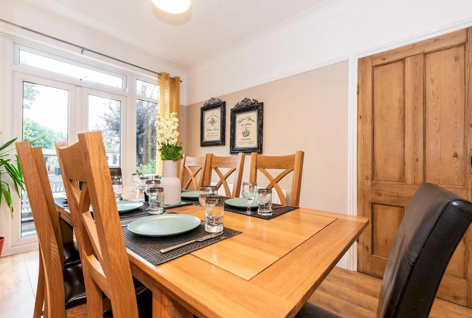 Spacious 4-Bed House Direct Link To Central London Pass The Keys Holiday home