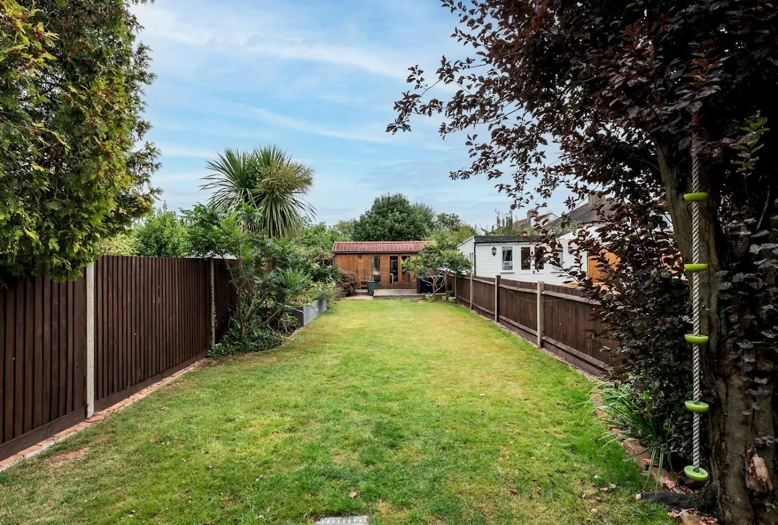Holiday home Spacious 4-Bed House Direct Link To Central London Pass The Keys