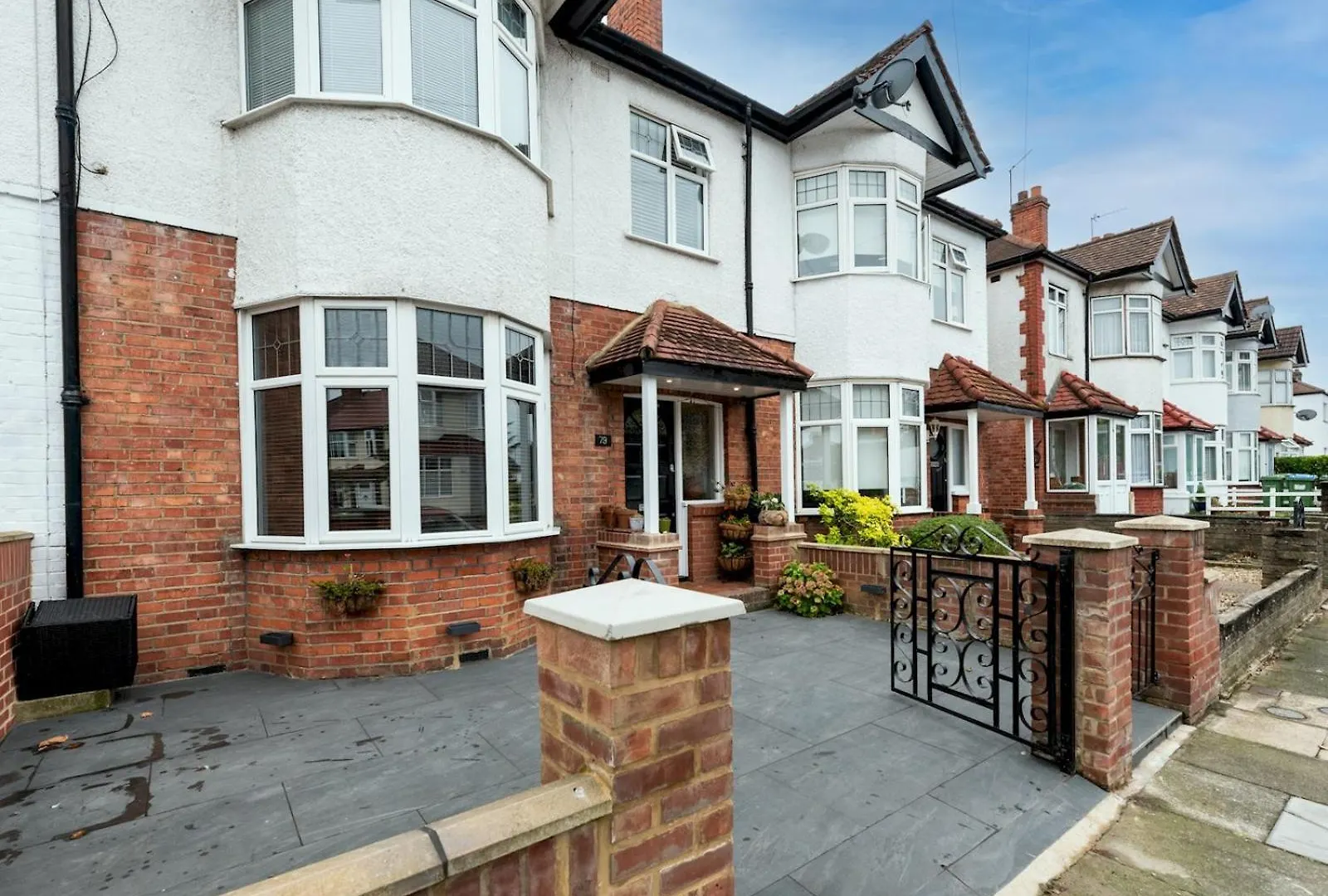 Spacious 4-Bed House Direct Link To Central London Pass The Keys 0*,  United Kingdom