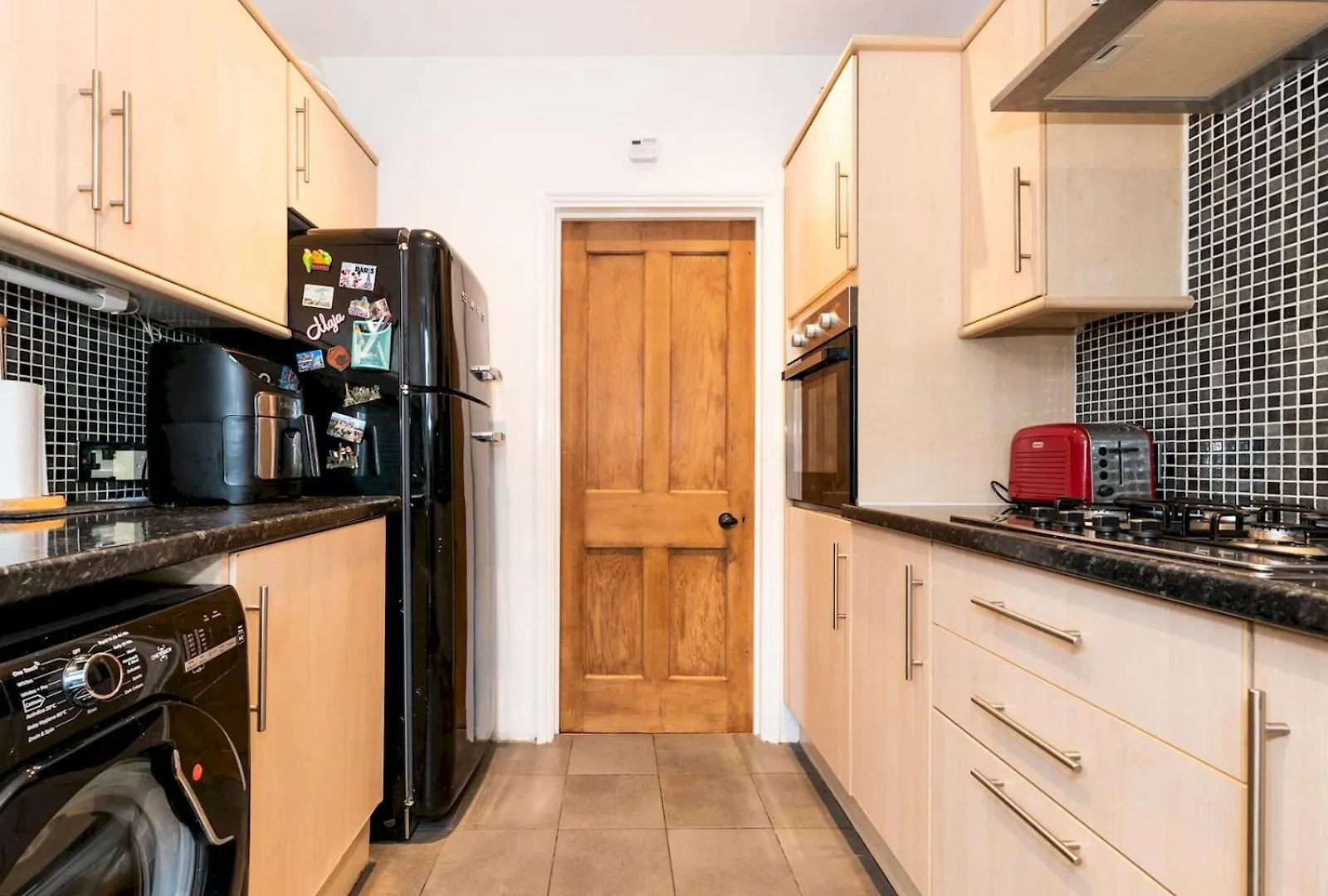 Spacious 4-Bed House Direct Link To Central London Pass The Keys Holiday home