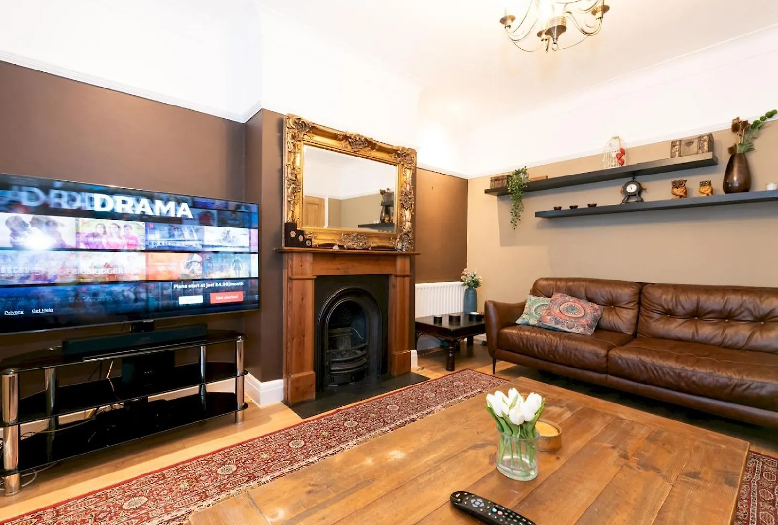Spacious 4-Bed House Direct Link To Central London Pass The Keys