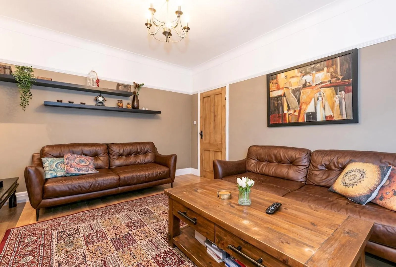 Holiday home Spacious 4-Bed House Direct Link To Central London Pass The Keys
