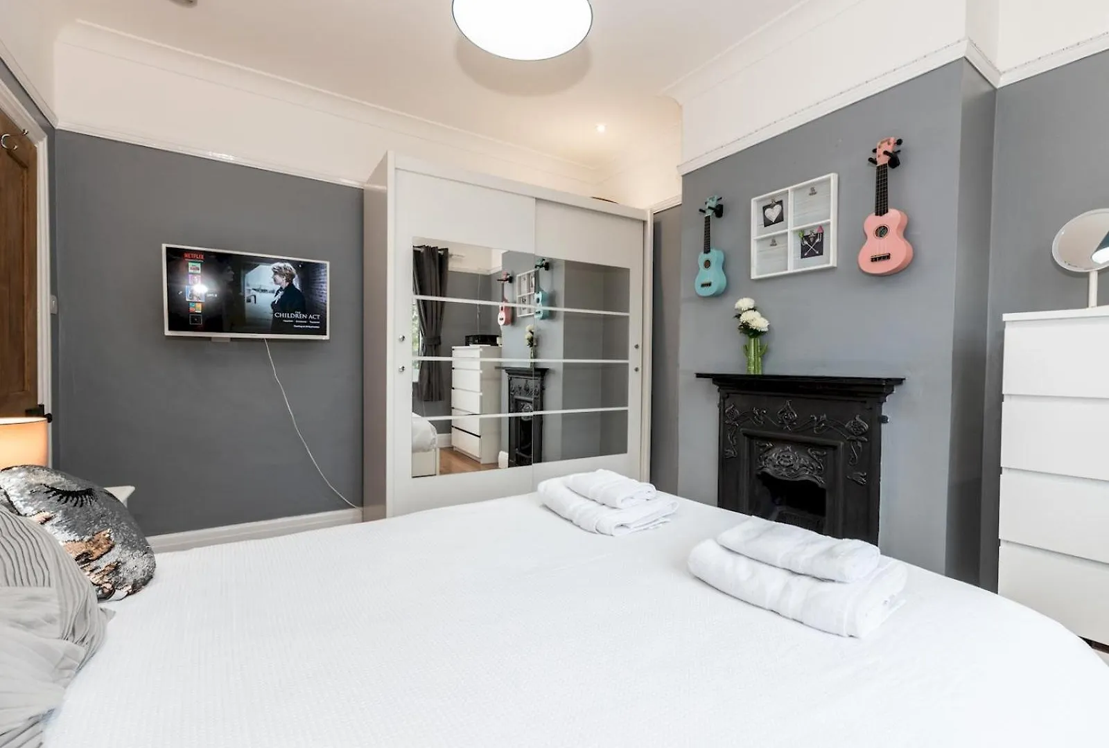 Spacious 4-Bed House Direct Link To Central London Pass The Keys בית נופש